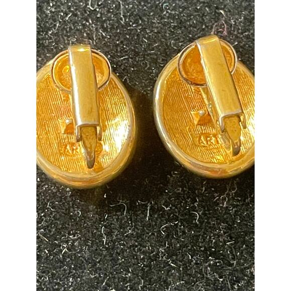 vintage ART brand enamel clip on earrings - Picture 5 of 6